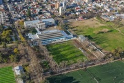 Lanús Gobierno construyó un nuevo campo de deportes en la Escuela Kennedy