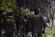 Robaron un flete con una carga valuada en $60 millones en Avellaneda y quedaron detenidos