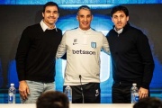 Vojvoda seguirá como entrenador de Racing pese a la crisis futbolística