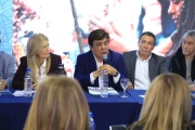 Fernando Espinoza renovó su mandato como presidente de la Federación Argentina de Municipios