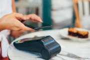 Pagar con QR: el hábito que está transformando las compras en los comercios argentinos