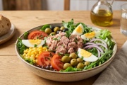 Atún en ensaladas: combinaciones, texturas y estilos para salir de lo de siempre