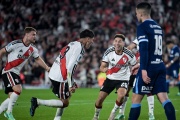 Racing cayó 1-0 ante River en el Monumental y se quedó sin chances de llegar a los playoffs