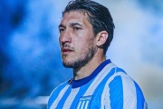 Racing apartó a Alfonso Espino del plantel tras un nuevo conflicto interno