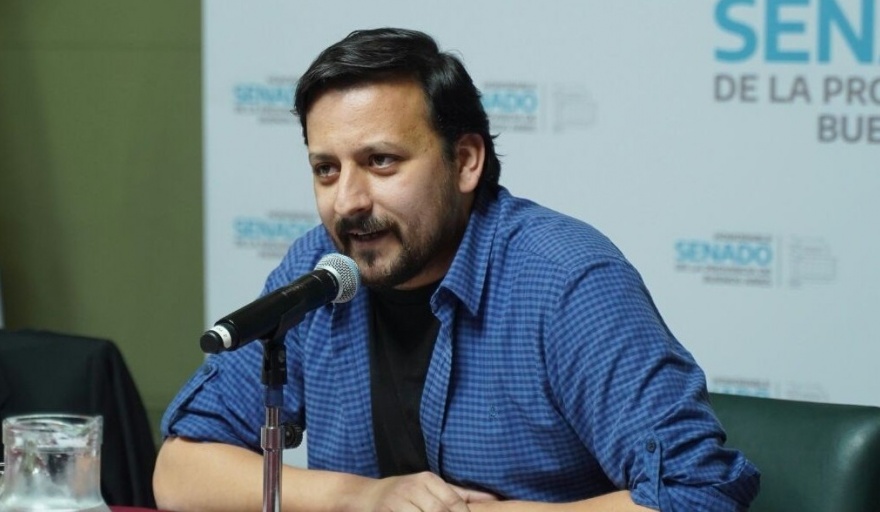Emmanuel González Santalla: “El modelo de vacunación de la provincia de  Buenos Aires es un ejemplo y funciona de manera ordenada" - Avellaneda Hoy