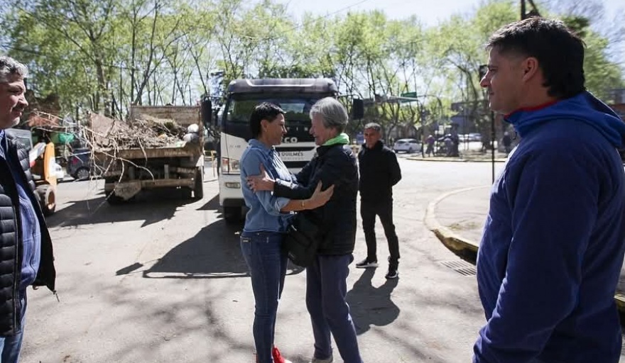 Mayra Mendoza supervisó un operativo de limpieza integral en el Barrio Villa Argentina