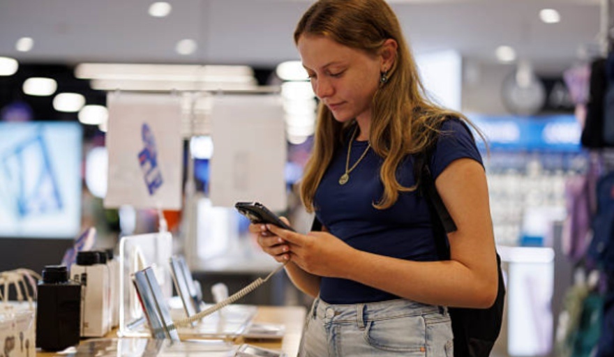 Opciones de celulares baratos para estar conectado sin gastar de más