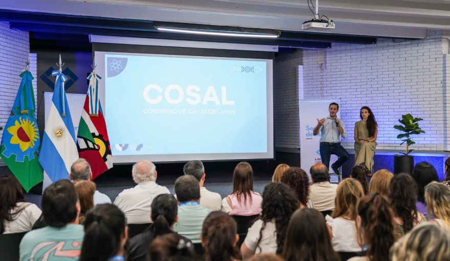 Julián Álvarez encabezó el acto de apertura del II Congreso de Salud de Lanús