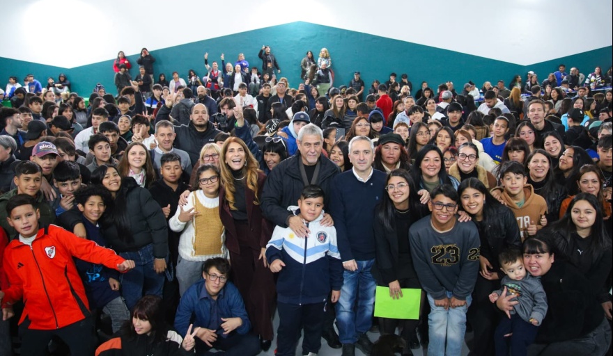 Con nuevas aulas y vestuarios, reinauguraron el Envión de Isla Maciel