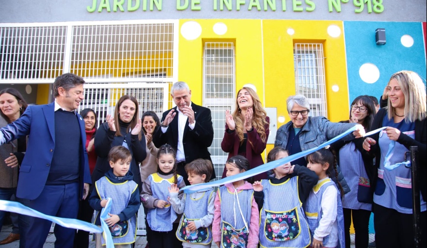 Jorge Ferraresi, Magdalena Sierra y Axel Kicillof inauguraron el jardín de infantes 918 en Villa Domínico